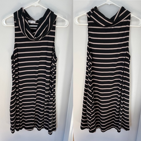 Socialite dress - Picture 3 of 6